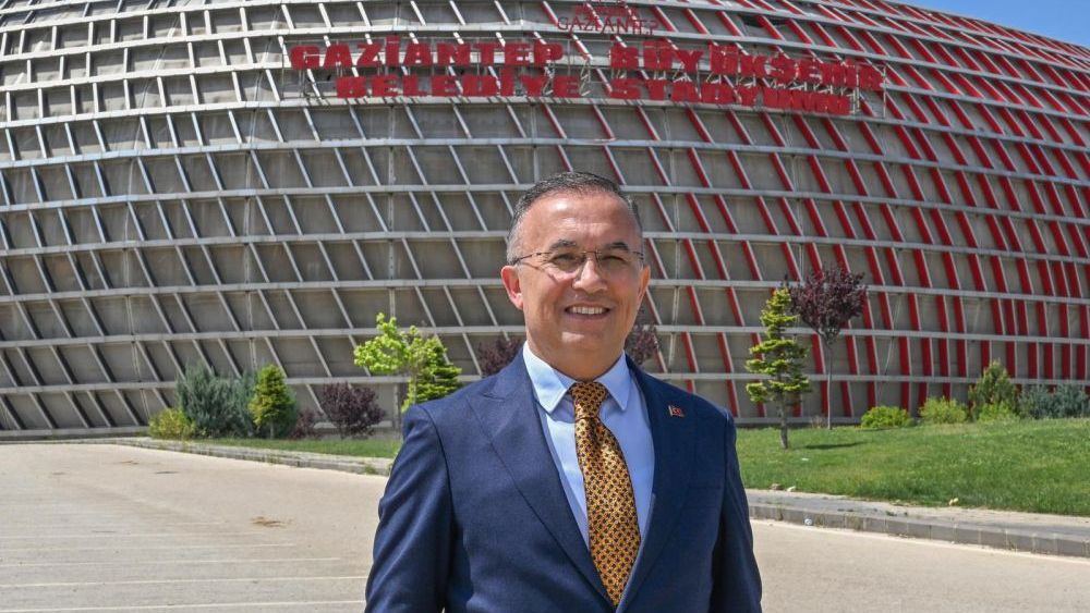 Vali Çeber biletini aldı, Gaziantep FK'ya destek çağrısında bulundu